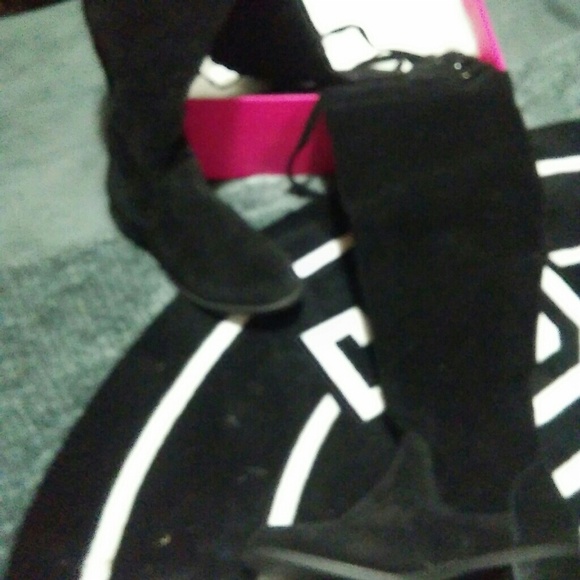 Boots - Picture 4 of 4